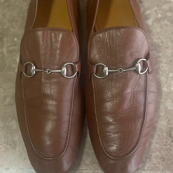 Butter soft brown Gucci loafers New Gucci GG Supreme mens leather moccasin driver loafers  main image 3